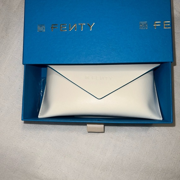 Fenty Blockt sunglasses - Picture 3 of 5